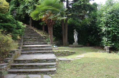 Photo 32 - Maison de 4 chambres à Porto Valtravaglia avec piscine privée et jardin