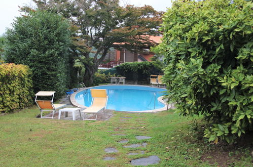 Foto 28 - Casa con 4 camere da letto a Porto Valtravaglia con piscina privata e giardino