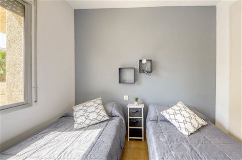 Foto 13 - Apartment mit 1 Schlafzimmer in Roses mit terrasse