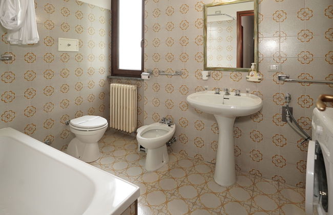Casa de 4 quartos em Castelveccana com jardim e terraço - Foto 22