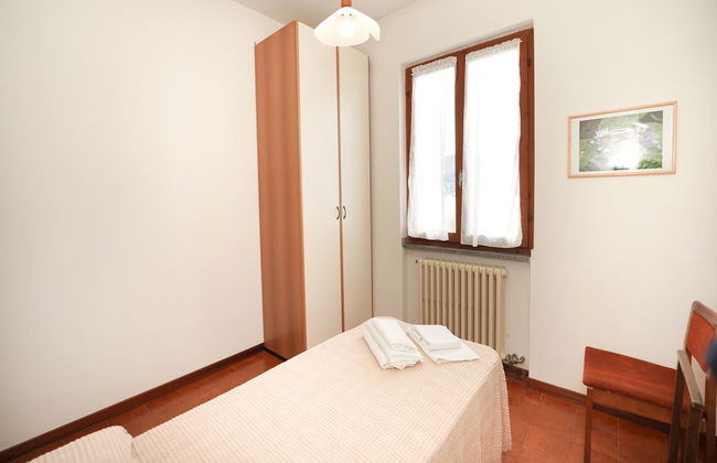 Casa de 4 quartos em Castelveccana com jardim e terraço - Foto 18