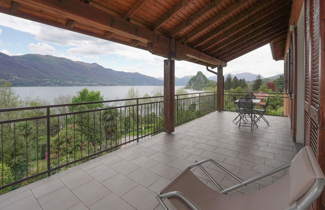 Casa de 4 quartos em Castelveccana com jardim e terraço - Foto 5