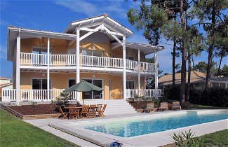 Foto 1 - Casa con 5 camere da letto a Lacanau con piscina privata e vista mare