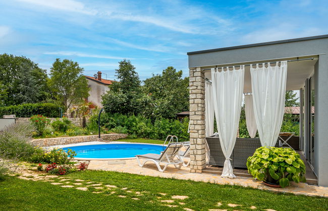 Casa de 2 quartos em Buje com piscina privada e jardim - Foto 14