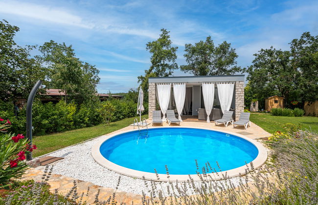 Casa de 2 quartos em Buje com piscina privada e jardim - Foto 12