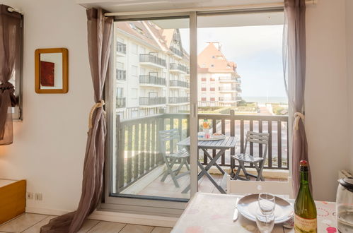 Foto 5 - Apartamento em Cabourg com piscina e vistas do mar