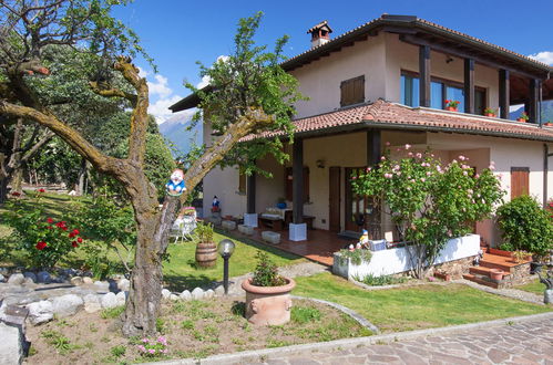 Foto 1 - Apartamento de 2 habitaciones en Domaso con terraza y vistas a la montaña