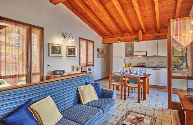 3 bedroom Apartment in Gravedona ed Uniti with garden and terrace - Photo 6