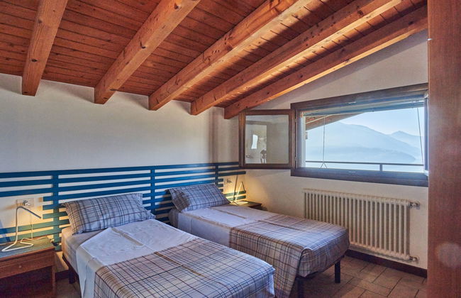 3 bedroom Apartment in Gravedona ed Uniti with garden and terrace - Photo 20