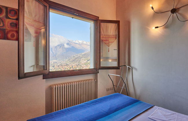 3 bedroom Apartment in Gravedona ed Uniti with garden and terrace - Photo 17