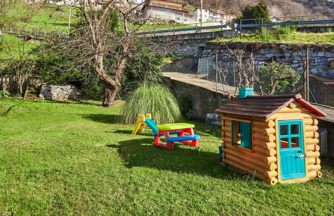 3 bedroom Apartment in Gravedona ed Uniti with garden and terrace - Photo 32