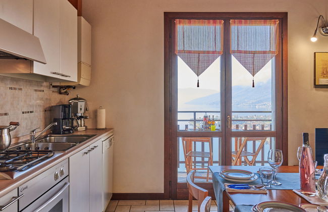 3 bedroom Apartment in Gravedona ed Uniti with garden and terrace - Photo 11