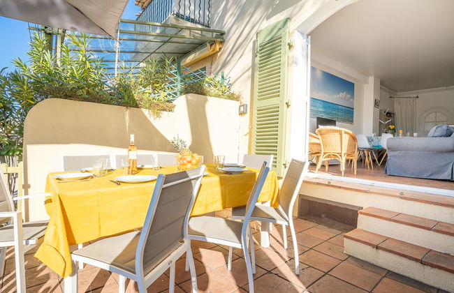 3 bedroom House in Grimaud with garden and terrace - Photo 24