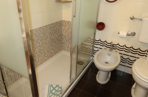 Foto 16 - Apartamento de 2 quartos em Vendone com piscina e jardim