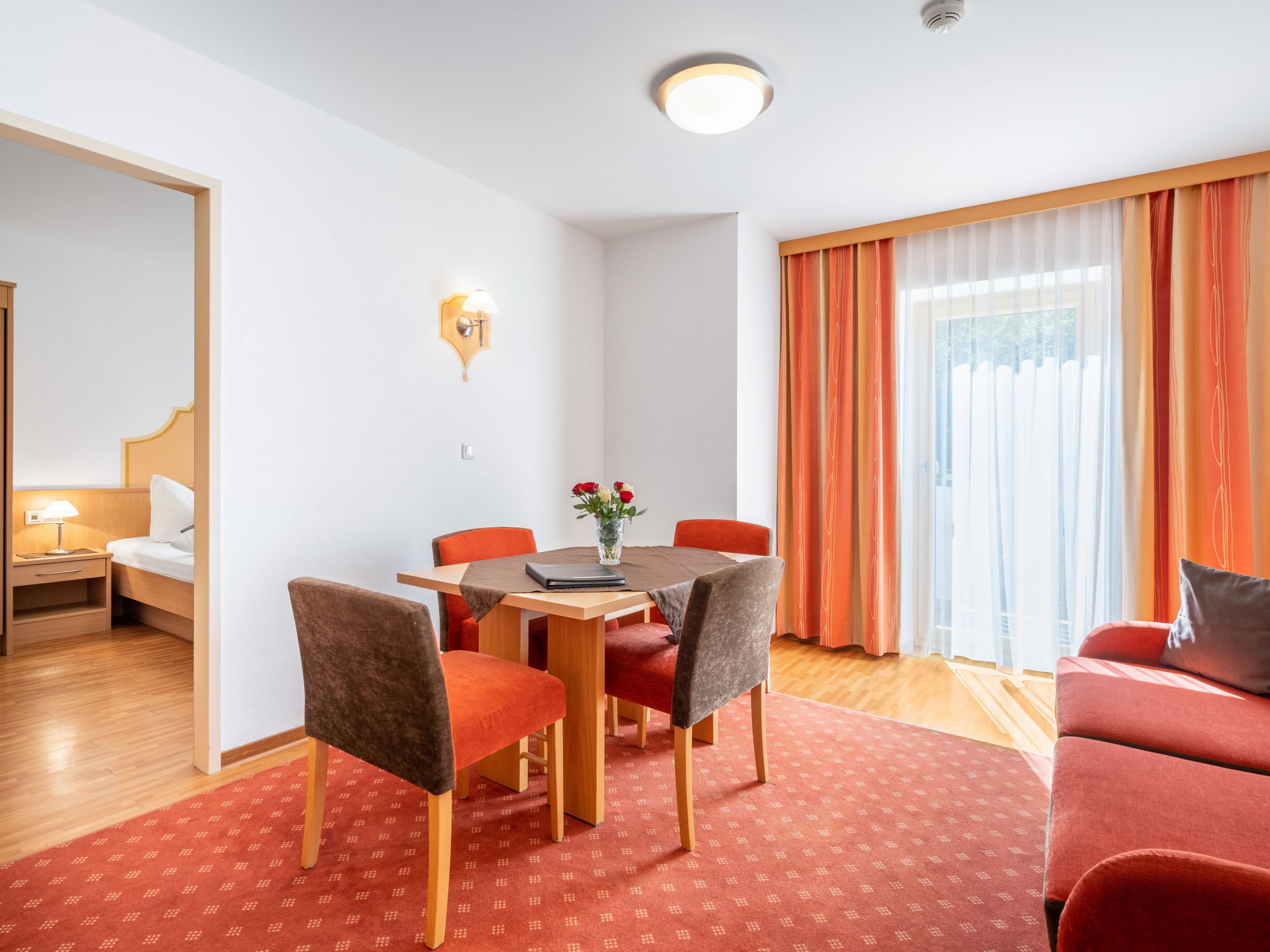 Foto 4 - Appartamento con 2 camere da letto a Mayrhofen con vista sulle montagne