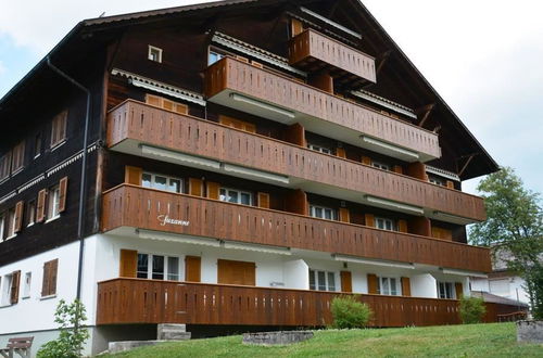 Photo 1 - 2 bedroom Apartment in Saanen with garden