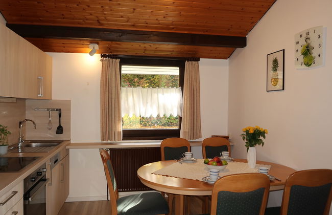Casa de 2 quartos em Ronshausen com piscina e jardim - Foto 4