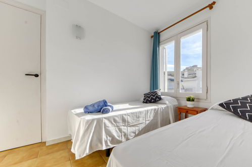 Foto 17 - Apartamento de 2 habitaciones en Roses con jardín y vistas al mar