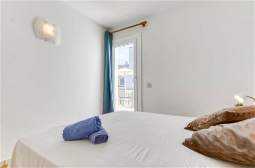 Foto 16 - Appartamento con 2 camere da letto a Roses con giardino e vista mare