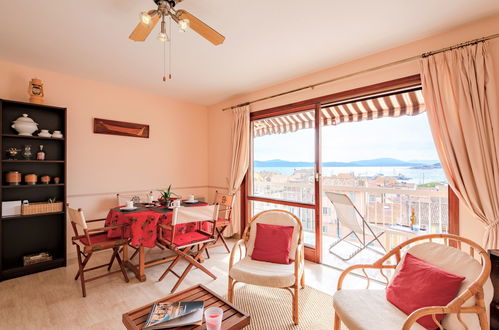 Foto 5 - Appartamento con 2 camere da letto a Sainte-Maxime con terrazza e vista mare