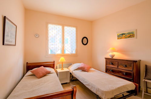 Photo 11 - Appartement de 2 chambres à Sainte-Maxime avec terrasse et vues à la mer