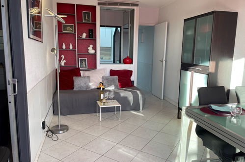 Foto 2 - Apartamento de 1 quarto em Le Grau-du-Roi com piscina e terraço