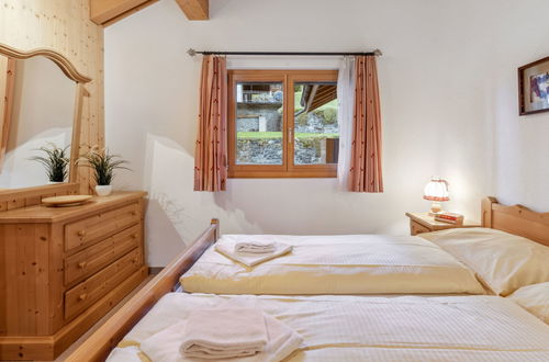 Foto 19 - Appartamento con 3 camere da letto a Lauterbrunnen