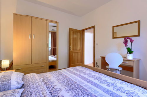 Foto 30 - Appartamento con 3 camere da letto a Sveti Lovreč con piscina privata e vista mare