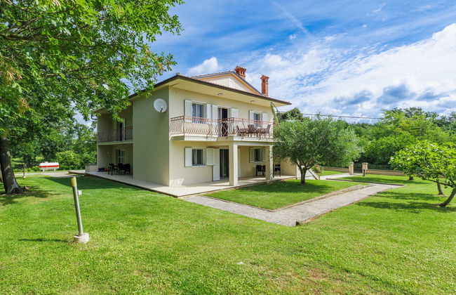 Apartamento de 2 quartos em Žminj com piscina e jardim - Foto 45