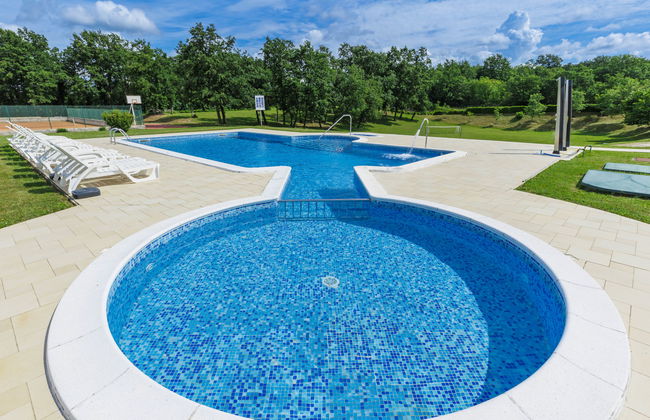 Apartamento de 2 quartos em Žminj com piscina e jardim - Foto 48
