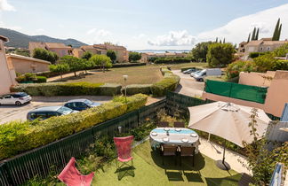 Photo 2 - Maison de 3 chambres à Carqueiranne avec terrasse et vues à la mer