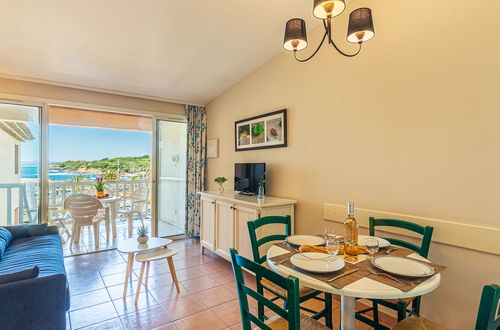 Foto 5 - Apartamento de 1 quarto em Six-Fours-les-Plages com piscina e terraço