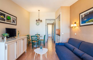 Foto 3 - Apartamento de 1 quarto em Six-Fours-les-Plages com piscina e terraço