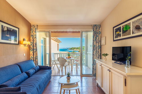 Foto 4 - Apartamento de 1 quarto em Six-Fours-les-Plages com piscina e terraço