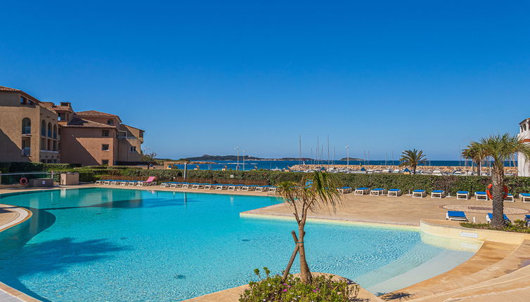 Foto 1 - Apartamento de 1 quarto em Six-Fours-les-Plages com piscina e terraço