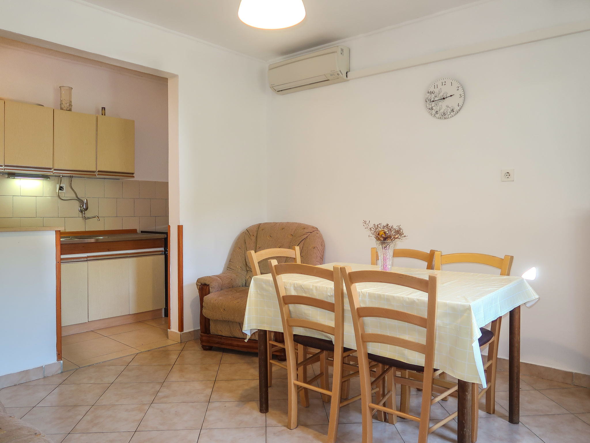 Photo 6 - 2 bedroom Apartment in Senj with garden and terrace