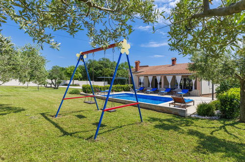 Foto 3 - Casa con 3 camere da letto a Marčana con piscina privata e giardino