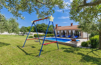 Foto 3 - Casa con 3 camere da letto a Marčana con piscina privata e giardino