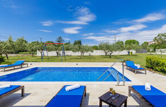 Foto 2 - Casa con 3 camere da letto a Marčana con piscina privata e giardino