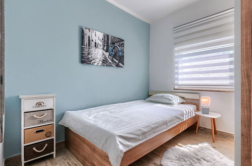 Foto 32 - Casa con 3 camere da letto a Marčana con piscina privata e giardino