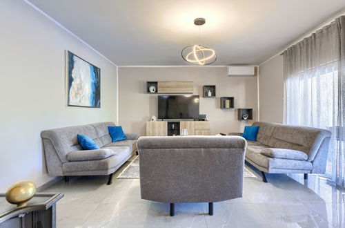 Foto 5 - Casa con 3 camere da letto a Marčana con piscina privata e giardino