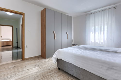 Foto 28 - Casa con 3 camere da letto a Marčana con piscina privata e giardino