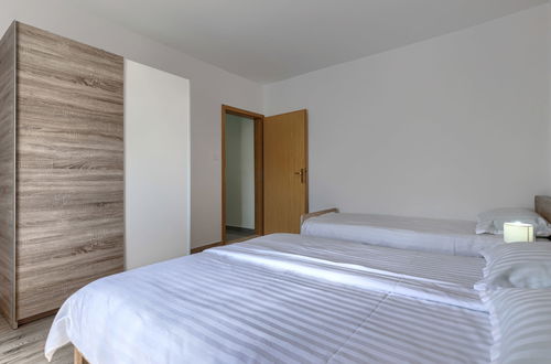 Foto 31 - Casa con 3 camere da letto a Marčana con piscina privata e giardino
