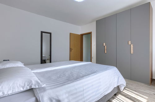 Foto 27 - Casa con 3 camere da letto a Marčana con piscina privata e giardino