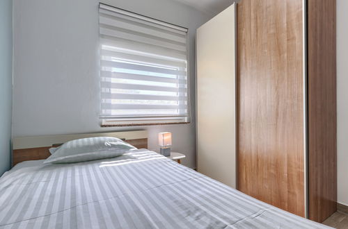 Foto 33 - Casa con 3 camere da letto a Marčana con piscina privata e giardino