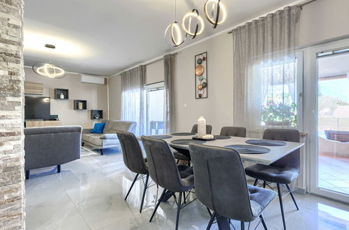 Foto 16 - Casa con 3 camere da letto a Marčana con piscina privata e giardino