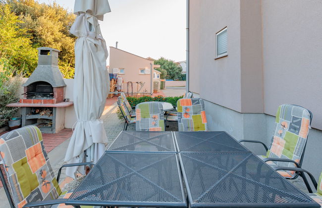 Apartamento de 2 quartos em Nin com piscina e jardim - Foto 19