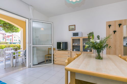 Photo 4 - 1 bedroom Apartment in Caorle with swimming pool and sea view