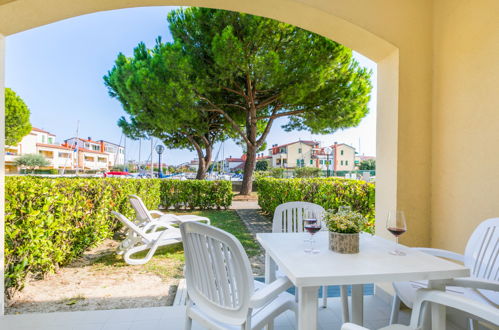 Photo 2 - Appartement de 1 chambre à Caorle avec piscine et vues à la mer