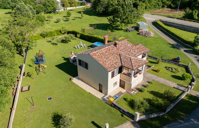 Apartamento de 2 quartos em Kršan com piscina privada e jardim - Foto 29